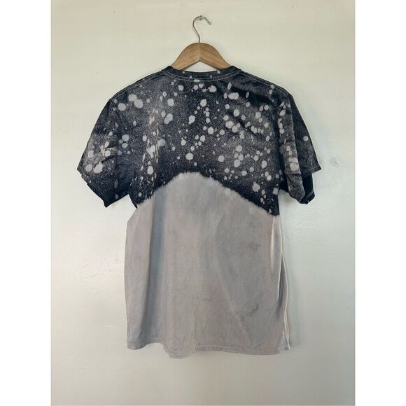 2Pac Tupac Shakur Gray and Beige Graphic Tee Size Medium New - Picture 4 of 5